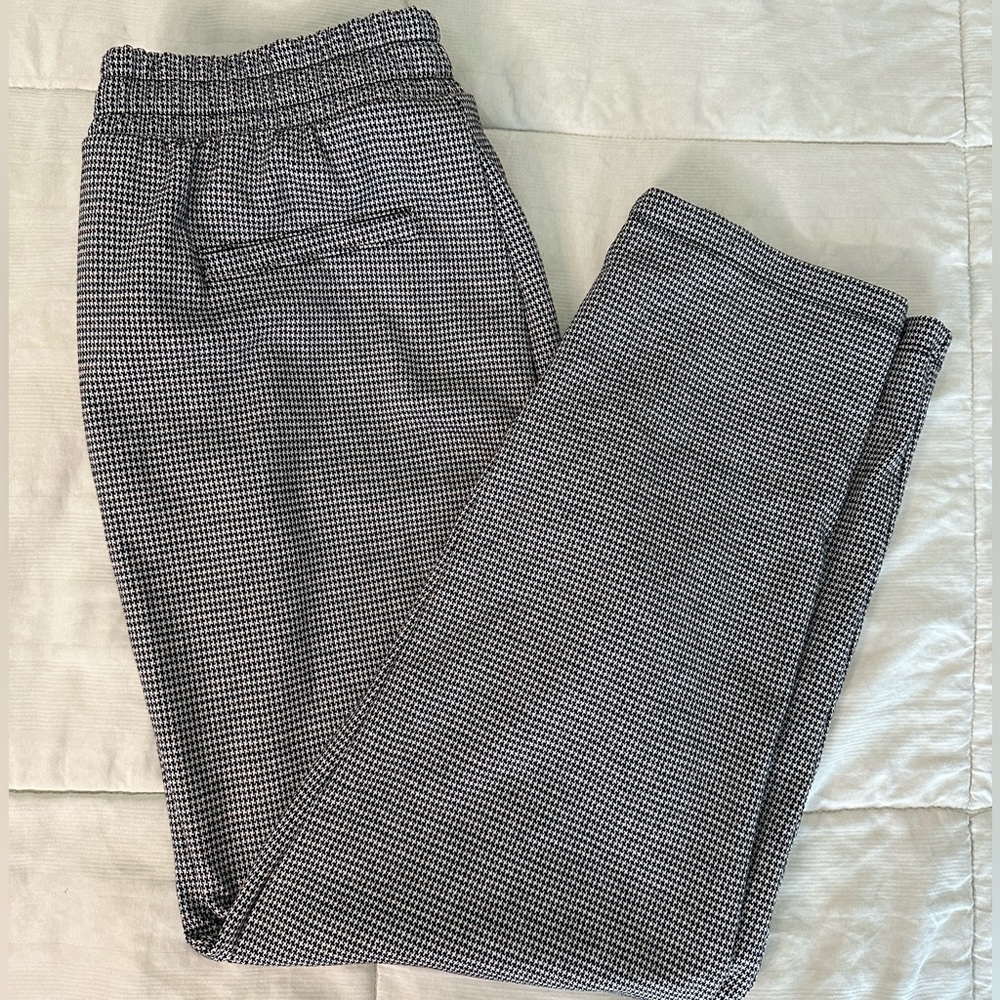 Houndstooth mid-rise ankle pants from Target